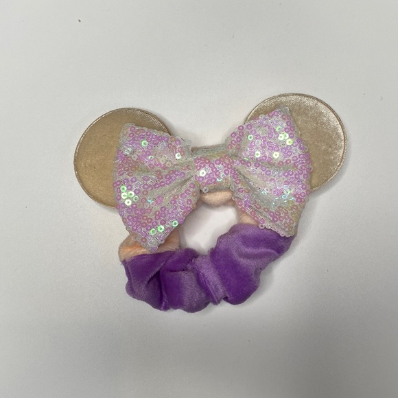 White & Purple Daisy/Minnie Mouse Scrunchie - Picture 1 of 1